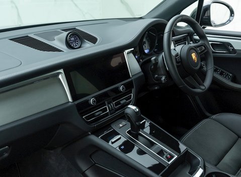 Porsche Macan GTS 16