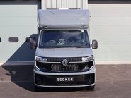 Renault Master DEMO MODEL 3.5 TON ADVANCE 150 AUTO STALLION BUILD SEEKER HORSEBOX REAR BED 8