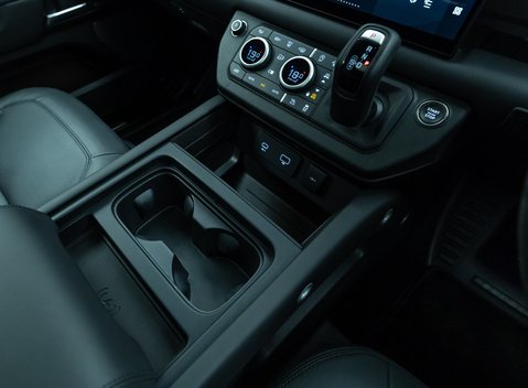 Land Rover Defender 90 V8 P525 24