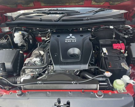 Mitsubishi L200 2.4 L200 Barbarian DI-D Auto 4WD 7