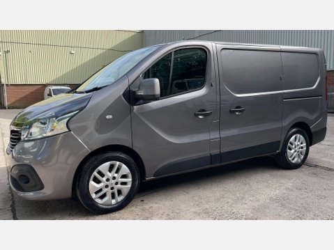 Renault Trafic 1.6 dCi 27 Sport Nav Panel Van 5dr Diesel Manual SWB Standard Roof Euro 6 ( 18