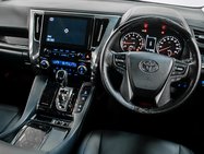 Toyota Alphard 2.5 MPV 2.5 SUV Automatic Petrol 35