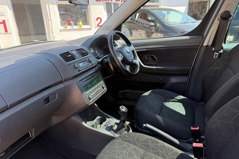 Skoda Roomster SE PLUS.7 SERVICES..IDEAL FOR DOGS, WHEELCHAIR.SUNROOF 27