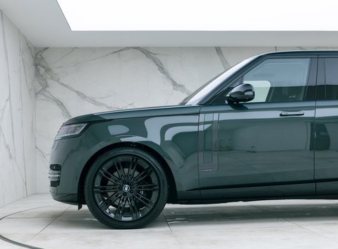 Land Rover Range Rover D350 Autobiography LWB 7 Seater 23