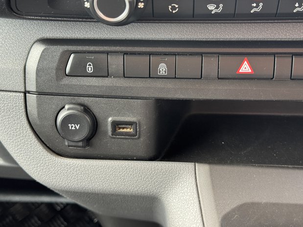 Vauxhall Vivaro Crew Cab LWB L2H1 Low Roof Sportive 2900 Air Con Sensors EURO 6 NO VAT 36