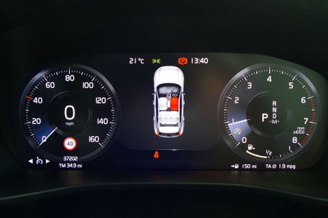 Volvo XC40 2.0 XC40 R-Design Pro T4 AWD Auto 4WD 5dr 34