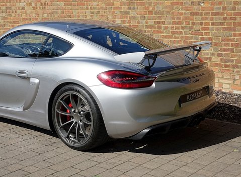 Porsche Cayman GT4 8