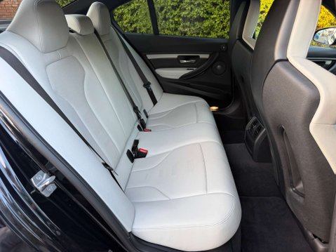 BMW M3 3.0 M3 Competition Edition Package Semi-Auto 4dr 28