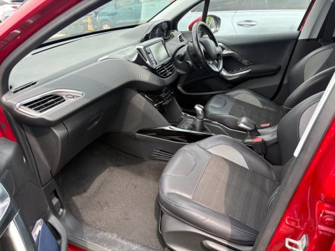 Peugeot 2008 PURETECH ALLURE 12