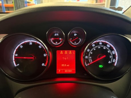 Vauxhall Meriva 1.7 CDTi Exclusiv Auto Euro 5 5dr 27