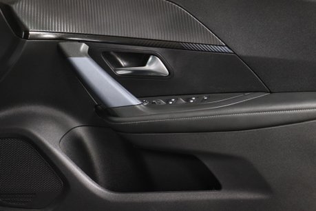Peugeot 2008 PURETECH S/S ALLURE PREMIUM 36