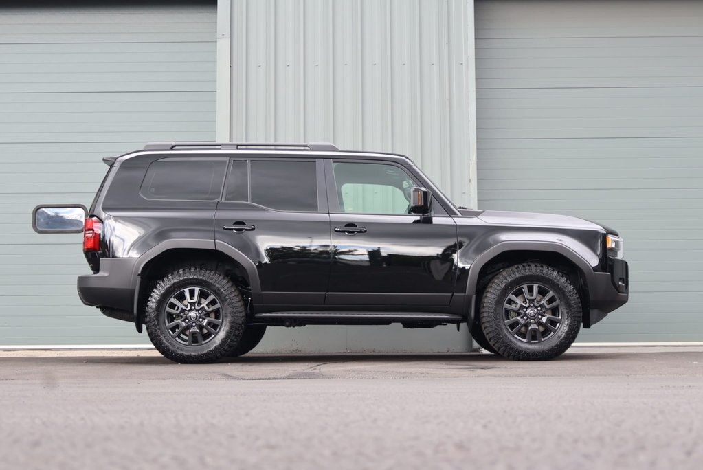 Toyota Land Cruiser BRAND NEW COMMERCIAL WITH A GENUINE REAR SEAT CONVERSION 7