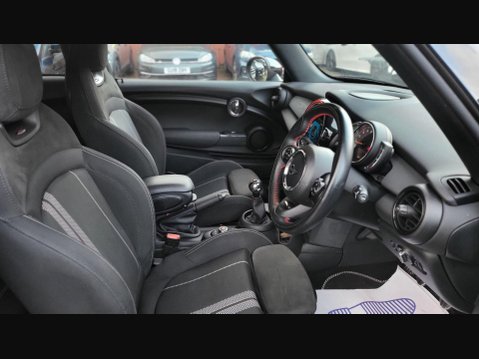 Mini Hatch COOPER SPORT 16