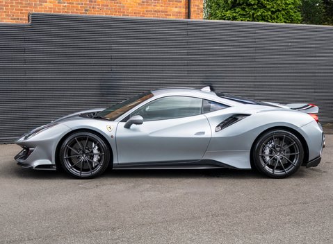 Ferrari 488 Pista 2