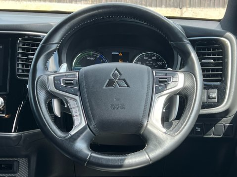 Mitsubishi Outlander PHEV DYNAMIC 33