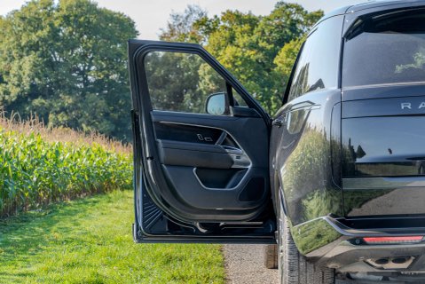 Land Rover Range Rover First Edition 7