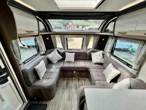 Coachman Lusso II  13