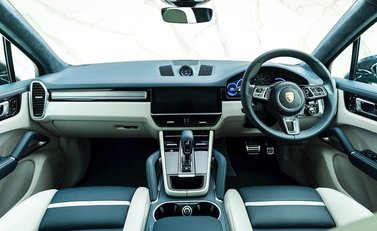 Porsche Cayenne Turbo S E-Hybrid 17