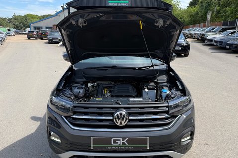 Volkswagen T-Cross SE TSI DSG - ONE OWNER - APPLE CAR PLAY - PARKING SENSORS- FULL SERVICE HIS 47