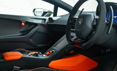 Lamborghini Huracan STO 15