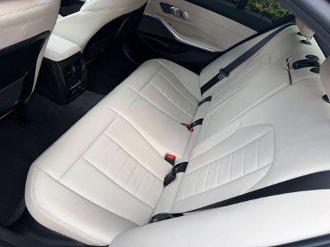 BMW 3 Series 2.0 330i M Sport Auto 4dr 37