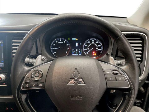 Mitsubishi Outlander 2.0 MIVEC Exceed SUV 5dr Petrol CVT 4WD Euro 6 (s/s) (150 ps) 13