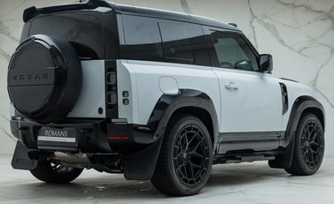 Land Rover Defender 90 V8 P525 URBAN 6