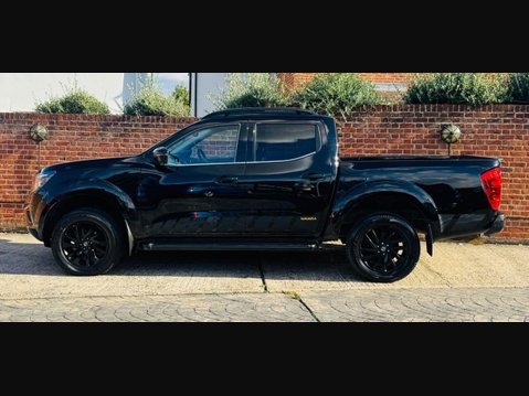 Nissan Navara 2.3 dCi N-Guard Pickup Double Cab 4dr Diesel Manual 4WD Euro 6 (s/s) (190 p 8