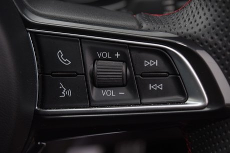 Alfa Romeo Giulia V6 BITURBO QUADRIFOGLIO 37