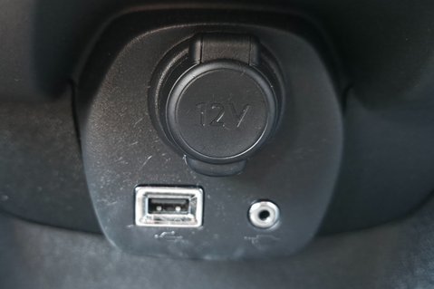 Toyota Aygo 1.0 VVT-I X-PLAY TSS LOOK! JUST 27000 MILES! LOW INSURANCE! 20