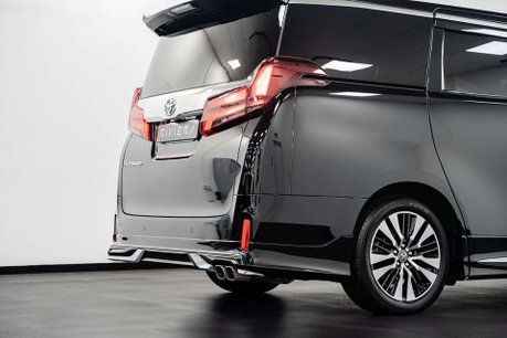 Toyota Alphard 2.5 MPV 2.5 SUV Automatic Petrol 18