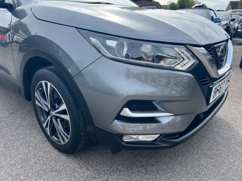 Nissan Qashqai 1.2 DIG-T N-Connecta Euro 6 (s/s) 5dr 12