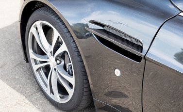 Aston Martin V12 Vantage S Roadster 25