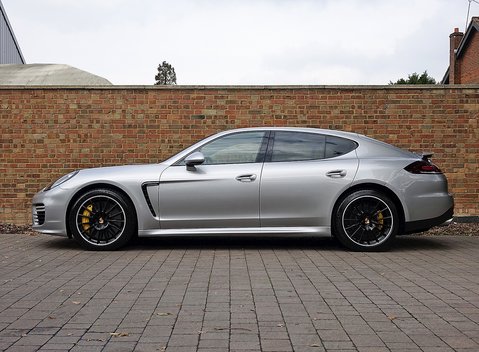 Porsche Panamera Turbo S 44
