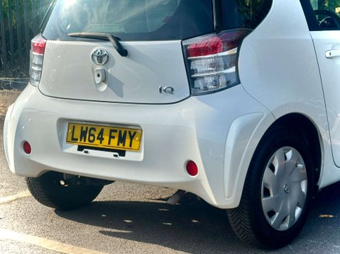 Toyota Iq 1.0 VVT-i Hatchback 3dr Petrol Multidrive Euro 5 (68 ps) 30