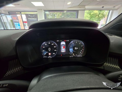 Volvo XC40 1.5 T3 R-Design Euro 6 (s/s) 5dr 93