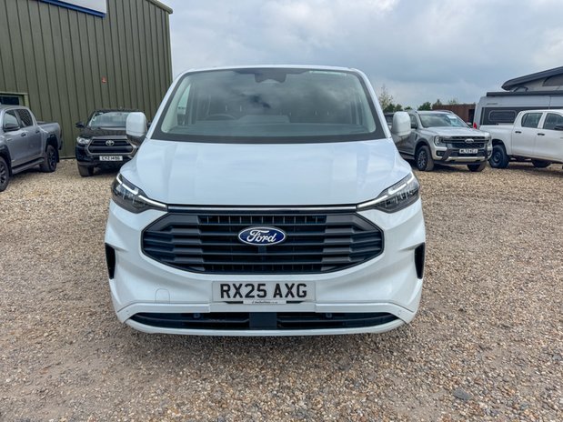 Ford Transit Custom Crew Cab SWB L1H1 Limited 320 A/C Alloys Camera Nav Sensors EURO 6 4