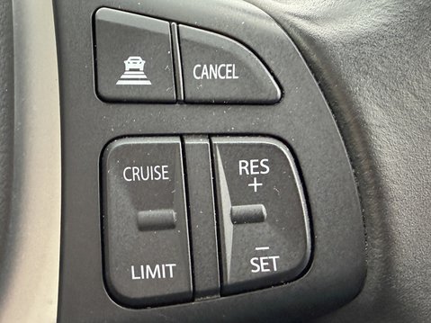 Suzuki Vitara 1.5 Hybrid SZ5 5dr AGS 34