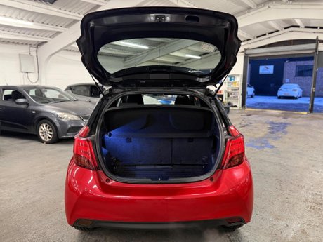 Toyota Yaris 1.33 Dual VVT-i Design Euro 6 5dr 9