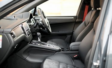 Porsche Macan GTS 30