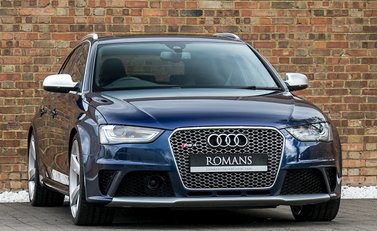 Audi RS4 Avant 1
