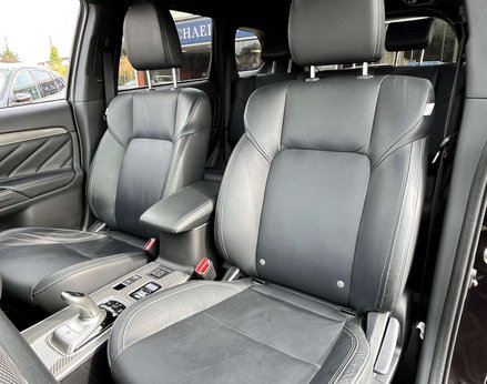 Mitsubishi Outlander 2.4 Outlander Dynamic PHEV CVT 4WD 5dr 73