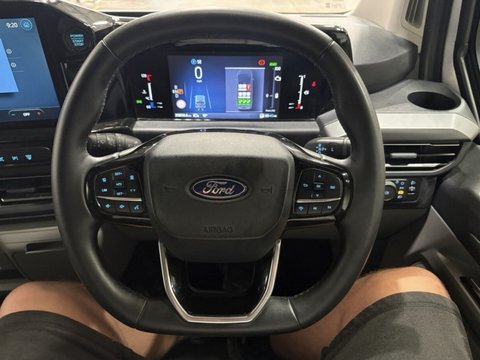 Ford Tourneo Custom 340 TITANIUM ECOBOOST 17