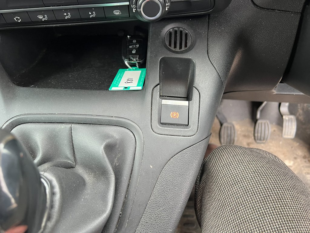 2020 Peugeot PartnerSWB L1H1 Low Roof Professional Air Con Sensors EURO 6 NO VAT — thumbnail 36 of 51
