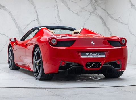 Ferrari 458 Spider 10