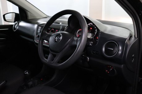 Volkswagen Up BASE 5