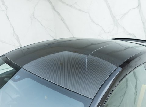 Aston Martin Vanquish S 32