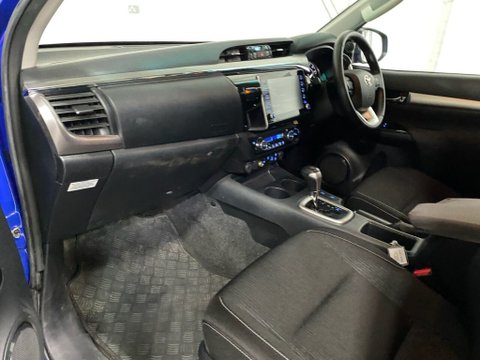 Toyota Hilux INVINCIBLE 4WD D-4D DCB 20