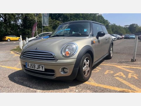 Mini Hatch 1.6 Cooper D Hatchback 3dr Diesel Manual Euro 4 (110 ps) 3