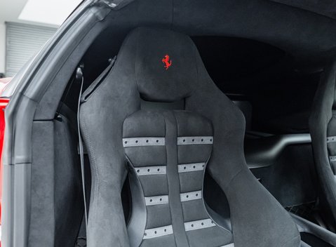 Ferrari 812 Competizione 13
